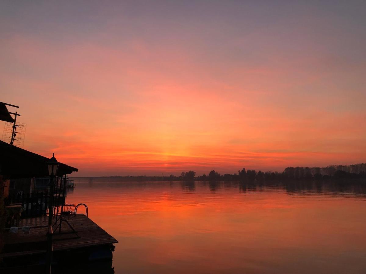 Sagando - Floating House On Sava River Белград Экстерьер фото